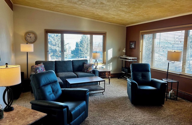 The Roj Mahal - Awesome Location, Spacious Home, Perfect for All Sizes of Groups