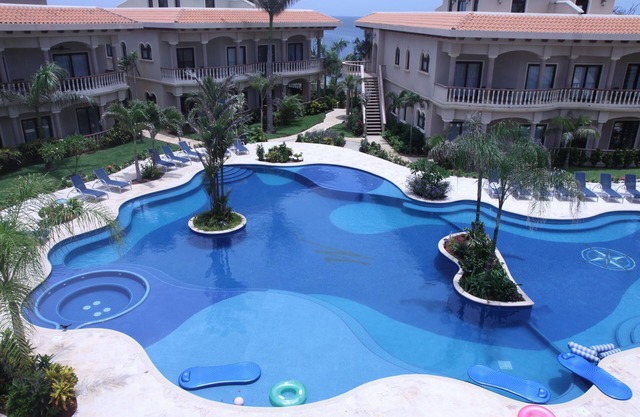 The SandBarr - Luxury Ocean Front 3 Bed/3 Bath Villa with private roof top pool