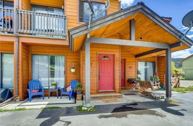 The Sarenne: quiet townhome in Bills Ranch