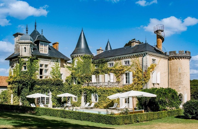 The Secret Hamlet - Eleven Bedroom Castle, Sleeps 24
