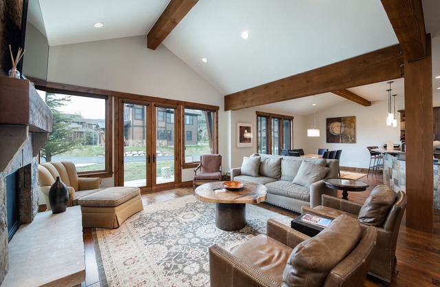 The Shores Alpenview Townhome: Luxury Finishes, Beautiful Location