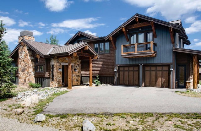 The Shores Riverside Townhome: Peaceful Luxury