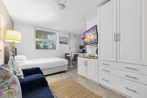 The SmilingStays - Chic Urban Paddington Escape