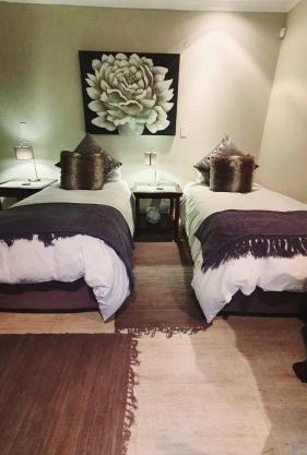 THE SPARE BEDROOM Unit 1