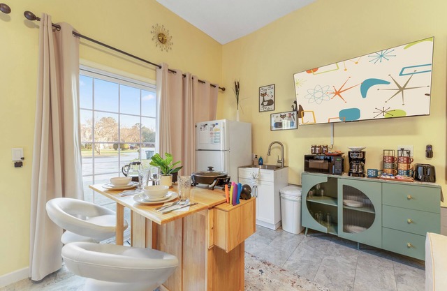 The Studio - Between Downtown + Tybee - Cozy Vibes