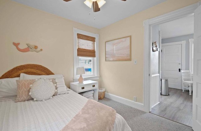 The Surf Shack- adorable 2 BR walk to waterfrontnn