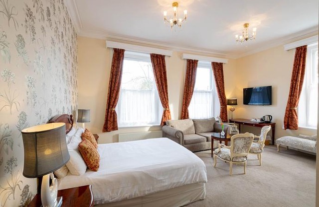 The Thomas Paine Hotel