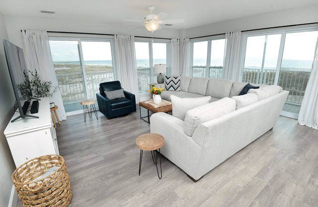 "The Tyde" Beautiful Beach Front Condo Incredible Views Huge Balcony Surfside 4