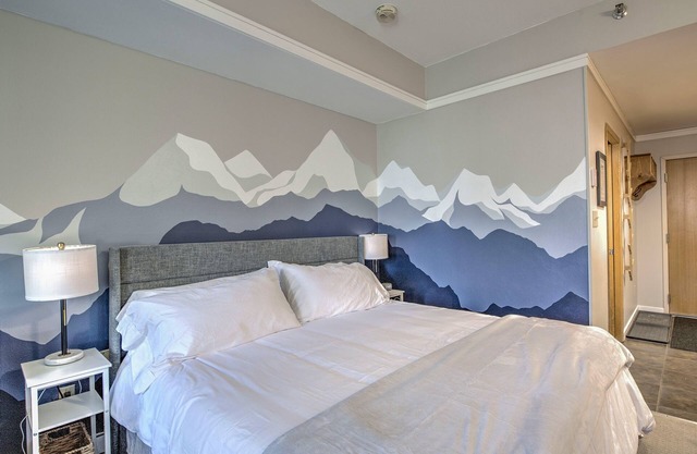 The ultimate ski studio at Keystone! Upgraded with a premium king size bed.