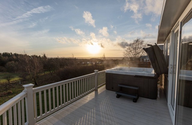 The Valley View - Two Bedroom House, Sleeps 4