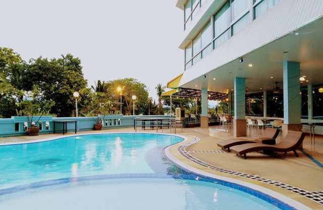 The Viangtak Riverside Hotel