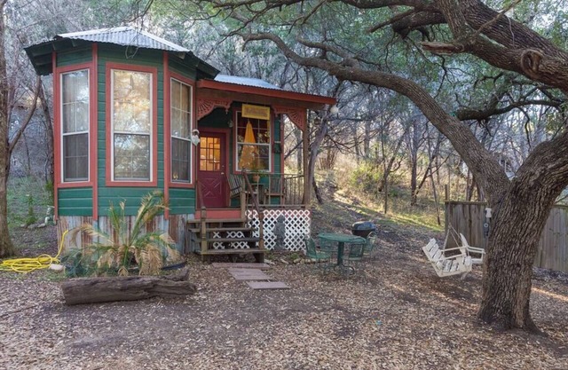 The Victorian Cottage at Hamilton Creek