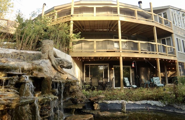 The Waterfall Suite Place + Walkout! Both Overlook Waterfall!