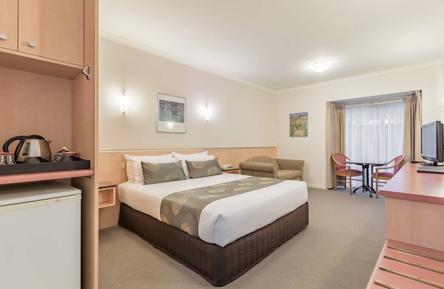 The Waverley International Hotel