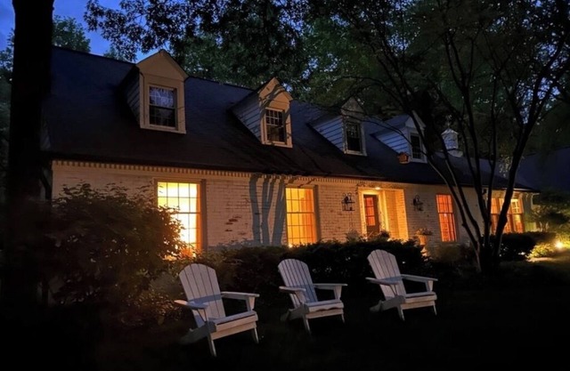 The Woodland Hideaway at Fox Knoll-Grand Park! Concerts! Sleeps 4+-Entire floor!