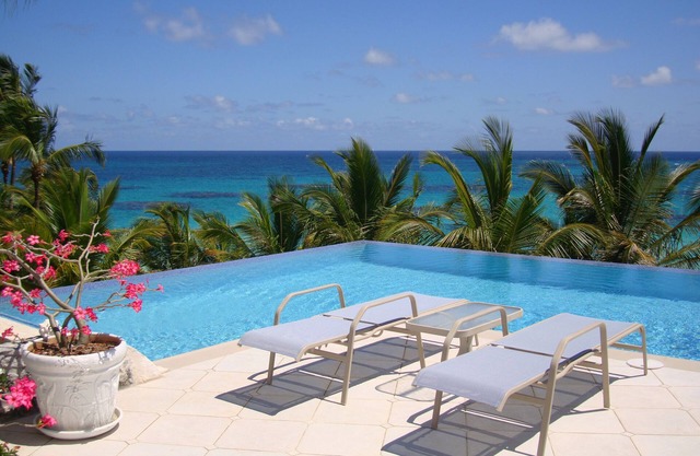 Thinking of Paradise? Think of Helios House, Eleuthera, Bahamas!