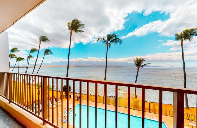 Lauloa Resort 