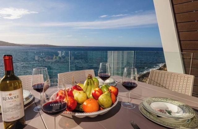 This apartment is a 2 bedroom(s), 2 bathrooms, located in San Pawl il-Baħar, null.