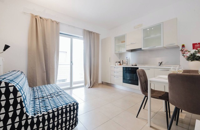 This apartment is a 1 bedroom(s), 1 bathrooms, located in Tas-Sliema, null.