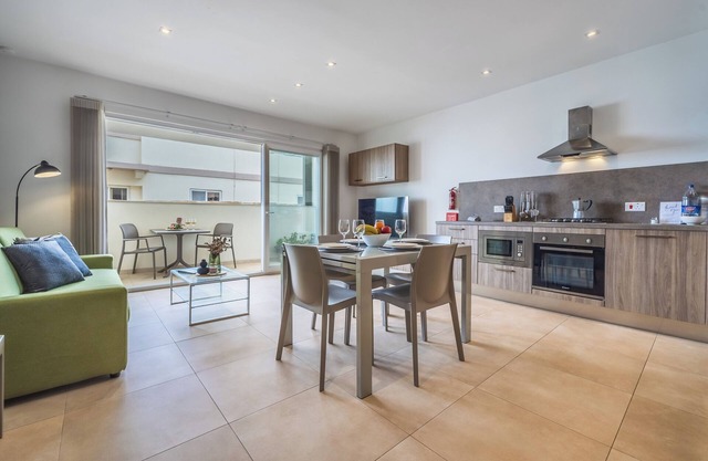 This apartment is a 2 bedroom(s), 2 bathrooms, located in Il-Mellieħa, null.