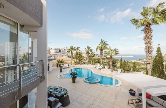 This apartment is a 2 bedroom(s), 1 bathrooms, located in Il-Mellieħa, null.