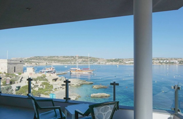 This apartment is a 2 bedroom(s), 2 bathrooms, located in Il-Mellieħa, .