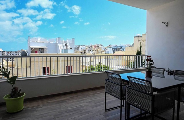 This apartment is a 2 bedroom(s), 1.5 bathrooms, located in Il-Mellieħa, null.