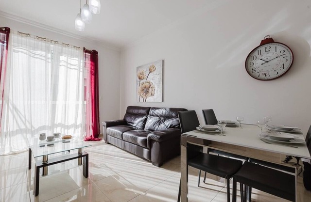 This apartment is a 2 bedroom(s), 1 bathrooms, located in St. Julian's, null.