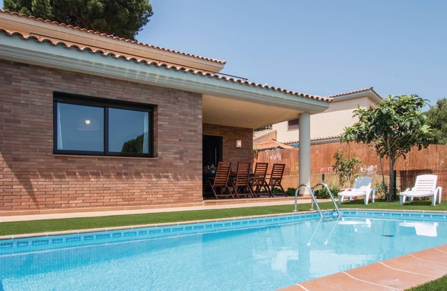 This charming vacation home in the small town of Tordera on the Costa de Barcelona, just 6 km from t