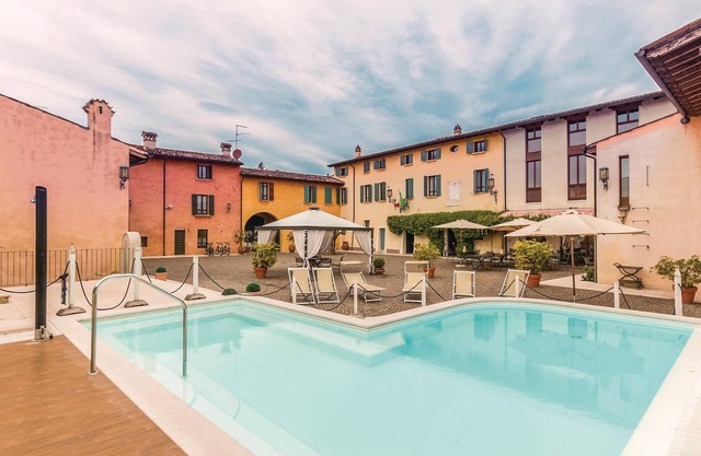 This cozy apartment is located in a complex with a total of 12 apartments in a characteristic and we