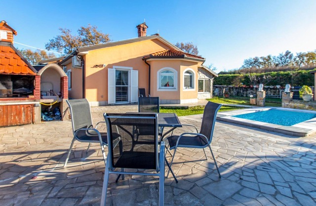 This cozy vacation home with private pool is located in the small village of Pobegi, surrounded by o