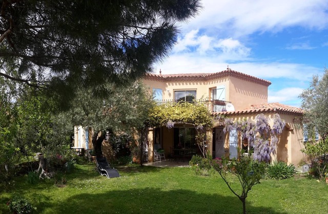 This house has a favourable location in a pretty setting and full of characte