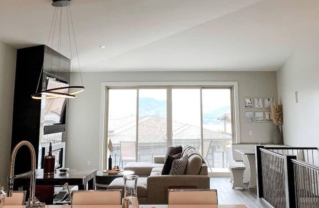 This house is a 3 bedroom(s), 3 bathrooms, located in Kelowna, .