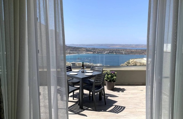 This modern refurnished apartment is a self-catering accommodation located Mellieha. Perfectly located in a quit area of Mellieha but surrounded with all amenities, the bus stop is just five minutes walk from the apartment, from this bus term