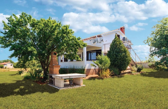 This vacation house is located on the outskirts of the small Istrian village Veliki Vare.