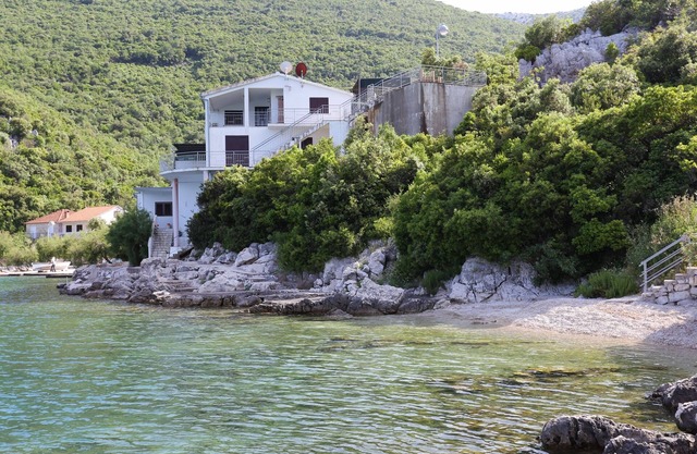 Three bedroom apartment near beach Cove Velika Prapratna, Pelješac (A-10106-b)