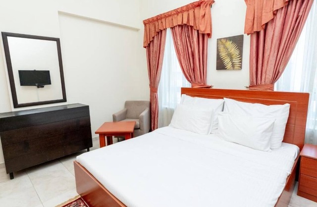 Three Bedroom Apartment Near By Burjuman Mall