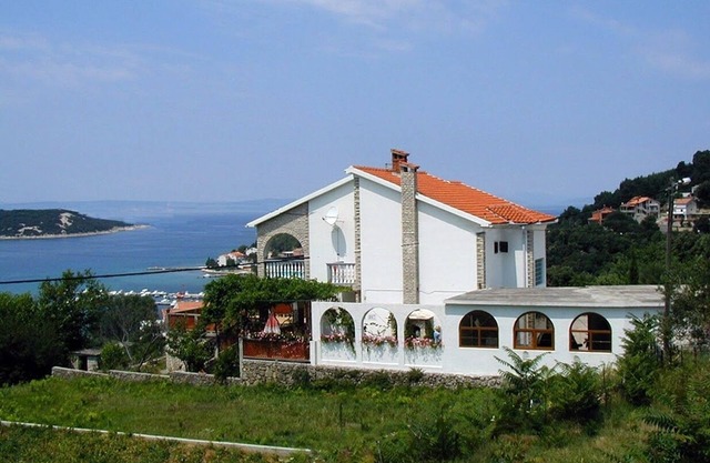 Three bedroom apartment with terrace and sea view Kampor, Rab (A-14998-a)