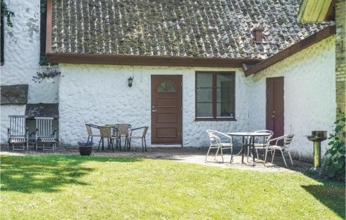 Three-Bedroom Holiday Home In Tomelilla