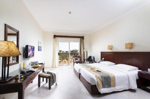 The Corners Beach Resort 