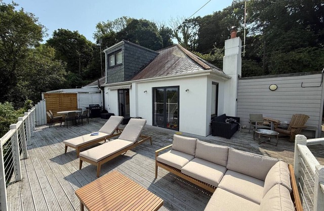 Three Quarter Cottage