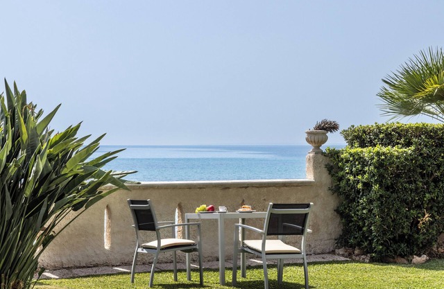 Three-room apartment by the sea in a great location