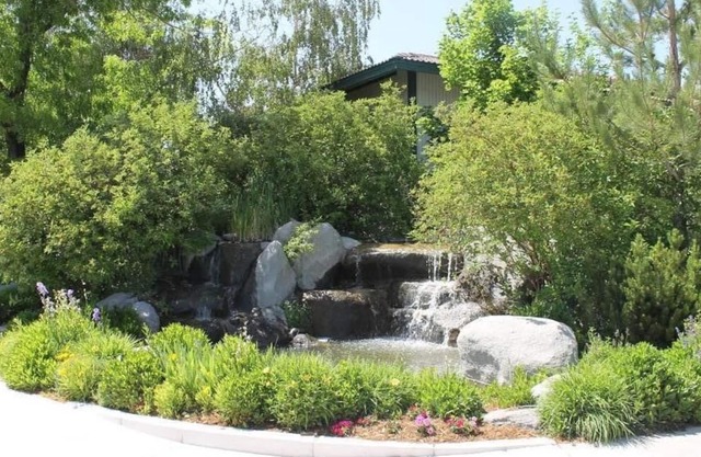 Thunderbird Resort Club Reno- offers every kind of entertainment & casino life
