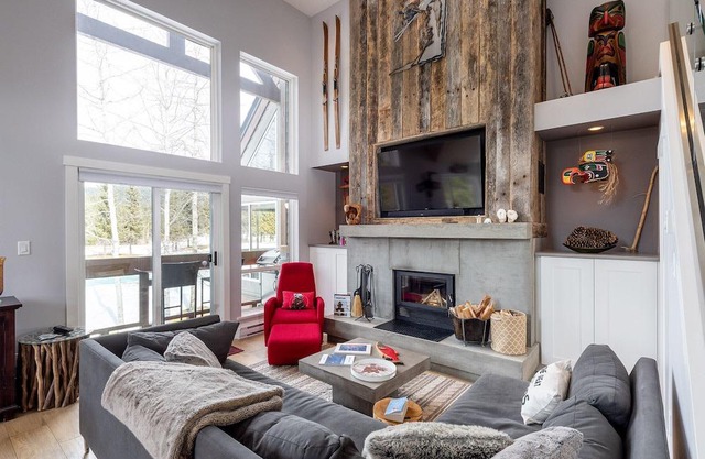 Thunderputt - a Whistler townhouse, 3 minutes from the Blackcomb Gondola