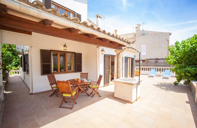 Tia Torro - Three Bedroom Apartment, Sleeps 5