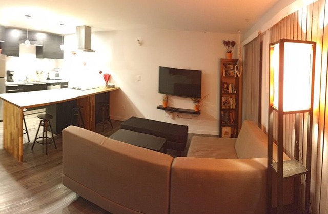 Tidy new townhouse, 3bdrm, 2 bthrm, balcony, attached garage. Close to Center