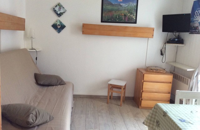 TIGNES VAL CLARET STUDIO SEPARATE CABIN RESIDENCE LE BORSAT