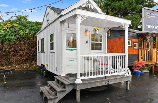 Tiny Digs Cottage House