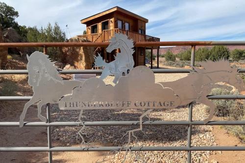 Tiny home with panoramic views & excellent stargazing
