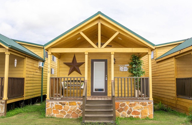 Tiny living cabin
